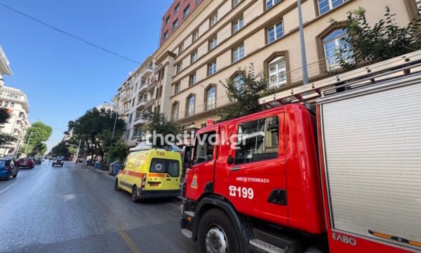 Θεσσαλονίκη: Εντοπίστηκε πτώμα σε φωταγωγό, εξετάζονται όλα τα ενδεχόμενα