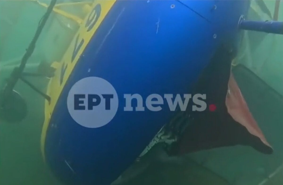 Μέτσοβο: Υποβρύχια πλάνα από το πυροσβεστικό ελικόπτερο που έπεσε στη λίμνη Αώου