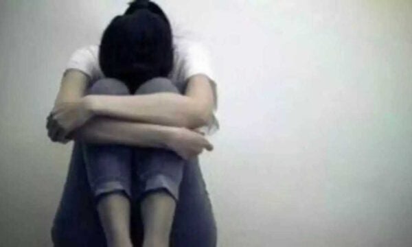 Ηλεία: Αστυνομικός καταδικάστηκε σε 5 χρόνια φυλάκισης για ενδοοικογενειακή βία σε βάρος της συζύγου και του παιδιού του