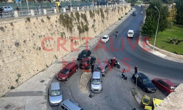Ηράκλειο: 19χρονος έπεσε από τα Ενετικά Τείχη και τραυματίστηκε σοβαρά – Νοσηλεύεται σε ΜΕΘ