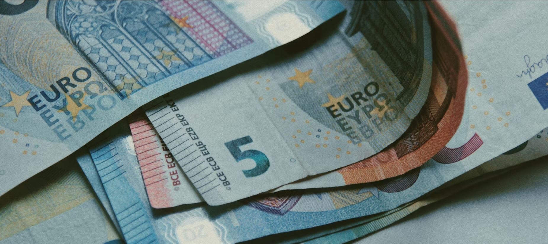 ΔΥΠΑ: Σημαντική μεταβολή στις καταβολές δύο «ειδικών» επιδομάτων ανεργίας – Λεπτομερή παραδείγματα