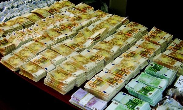 Βόλος: Βρέθηκαν τα περισσότερα από τα 370.000 ευρώ που βούτηξαν από τον 13χρονο στην υπόθεση εκβιασμού