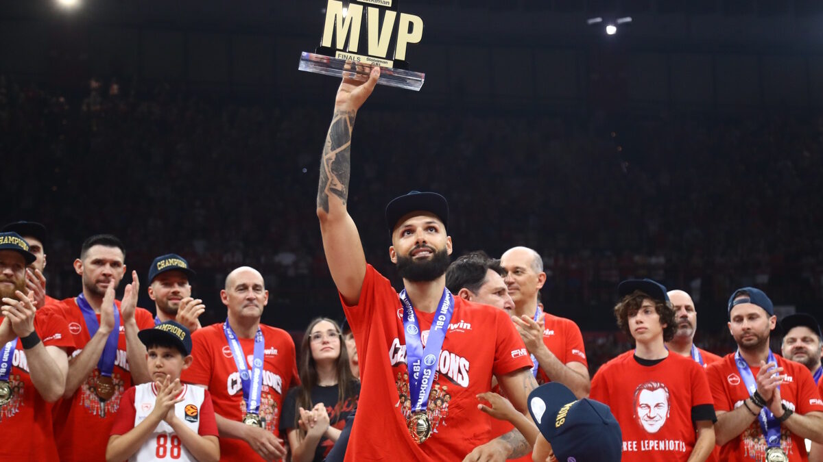Ο Εβάν Φουριέ του Ολυμπιακού αναδείχθηκε MVP των τελικών της GBL 1 Ο Εβάν Φουριέ του Ολυμπιακού αναδείχθηκε MVP των τελικών της GBL