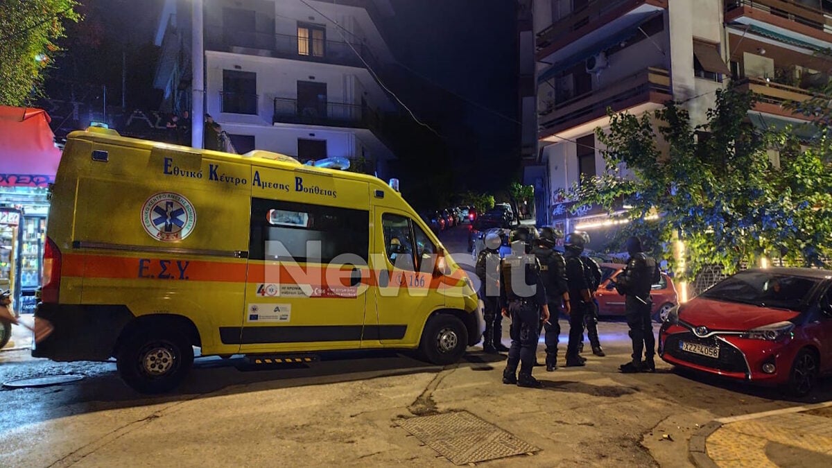 Εξάρχεια: Πιθανό ξεκαθάρισμα λογαριασμών για ναρκωτικά εξετάζουν οι αρχές πίσω από τη δολοφονία του 35χρονου 1 Εξάρχεια: Πιθανό ξεκαθάρισμα λογαριασμών για ναρκωτικά εξετάζουν οι αρχές πίσω από τη δολοφονία του 35χρονου