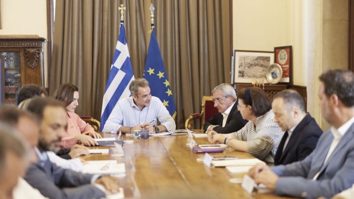 Μητσοτάκης από Ρόδο: Ανθεκτικός ο τουρισμός, στόχος η ενίσχυση της κρουαζιέρας και η αναβάθμιση των υποδομών 1 Μητσοτάκης από Ρόδο: Ανθεκτικός ο τουρισμός, στόχος η ενίσχυση της κρουαζιέρας και η αναβάθμιση των υποδομών