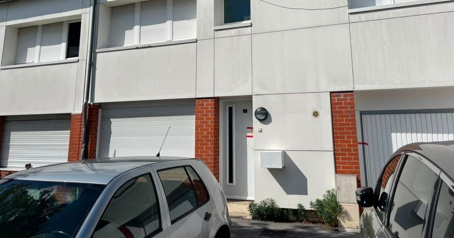 Γαλλία: Δίδυμα κοριτσάκια 15 μηνών βρέθηκαν νεκρά από αφυδάτωση – Συνελήφθησαν οι γονείς τους