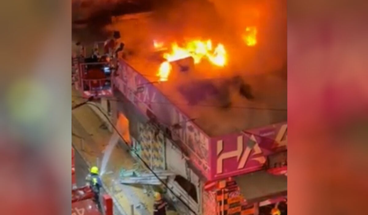 Φωτιά στην Ομόνοια: Βίντεο με τις φλόγες από το κατάστημα – Τεράστιες ζημιές και σε άλλες 5 επιχειρήσεις