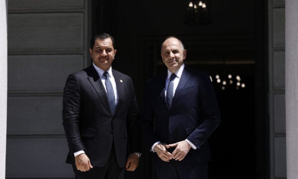 Γεραπετρίτης σε Χαφτάρ: Η οριοθέτηση αποκλειστικής οικονομικής ζώνης με τη Λιβύη προτεραιότητα της Ελλάδας – Τα θέματα που συζήτησαν