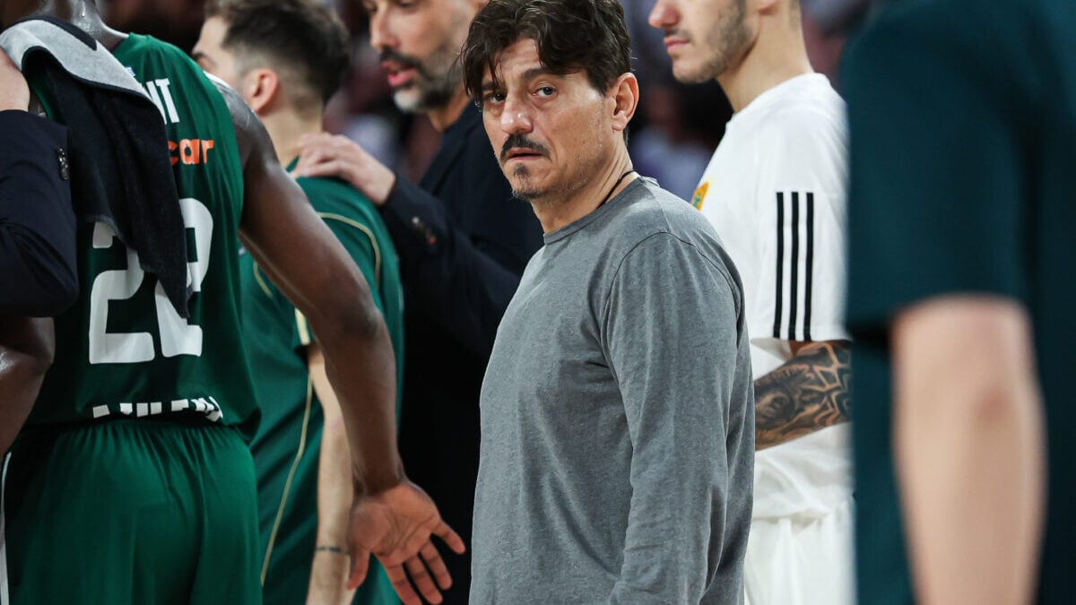 Γιαννακόπουλος ανέβασε AI φωτογραφία με τον Μπαρτζώκα στο Σούνιο: «Από τα πιο πετυχημένα, κάθεται λάθος άνθρωπος στο τραπεζάκι» 2 Γιαννακόπουλος ανέβασε AI φωτογραφία με τον Μπαρτζώκα στο Σούνιο: «Από τα πιο πετυχημένα, κάθεται λάθος άνθρωπος στο τραπεζάκι»