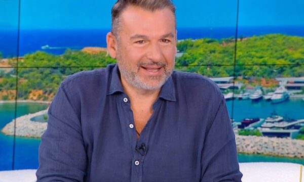 Λιάγκας & Σκορδά: Τα δάκρυα και η συγκίνηση στην αποφοίτηση του γιου τους από το Δημοτικό – «Κλαίγαμε με μαύρο δάκρυ»