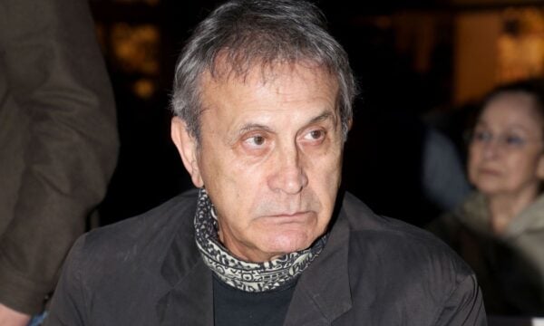 Γιώργος Νταλάρας: Το νέο του «παλάτι» εκατομμυρίων στην Αντίπαρο (Φωτογραφία)