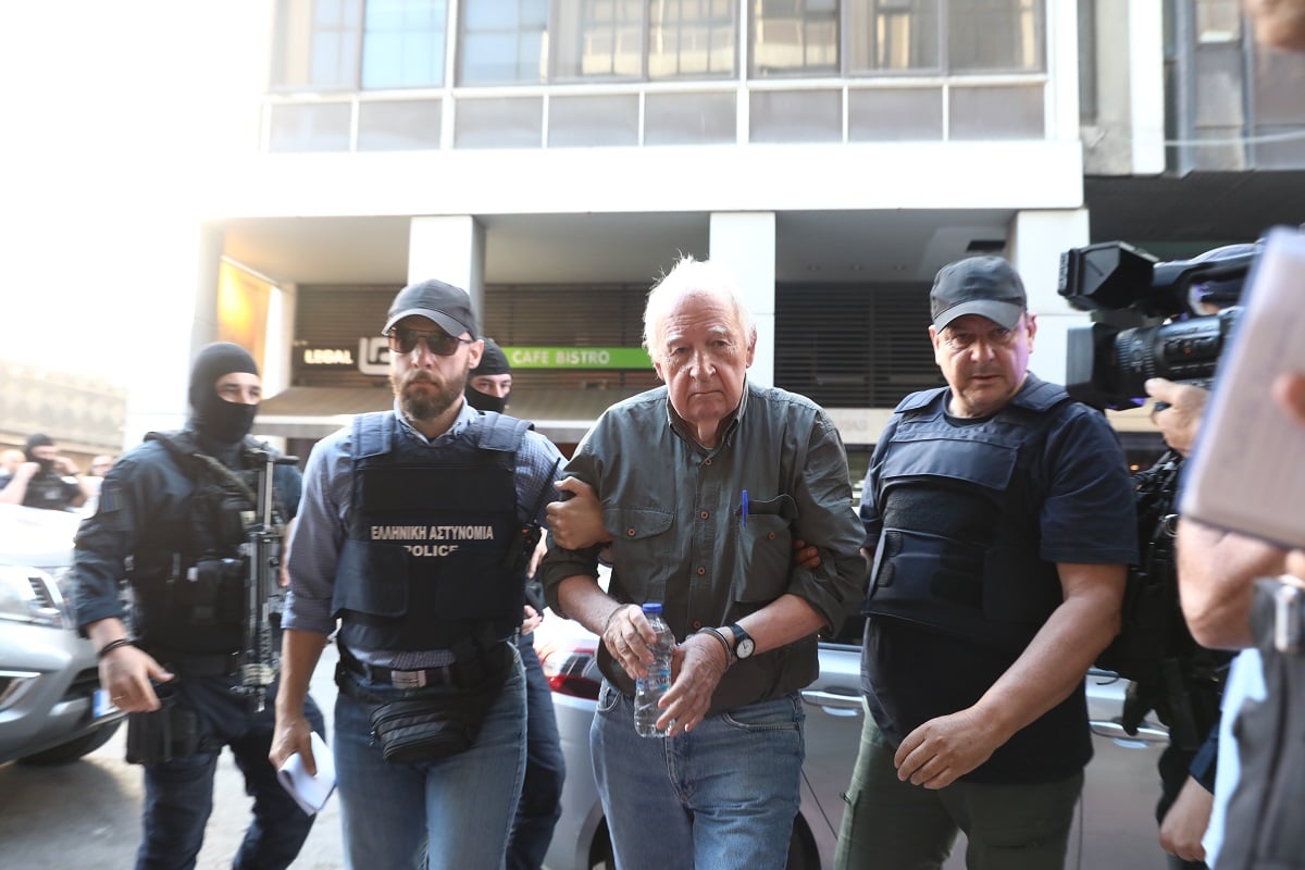 Η περιγραφή του ταξιτζή που μετέφερε τον αρχηγό της 17 Νοέμβρη: «Ο κύριος Γιωτόπουλος ήταν ήρεμος, πάμε για το αστυνομικό τμήμα, μου είπε»