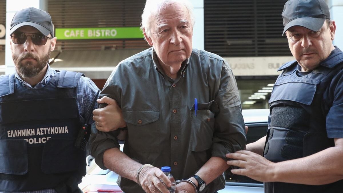 Αλεξία Μπακογιάννη: Τι θα πρέπει να κάνω αν περπατάω στον δρόμο με τα παιδιά μου και βλέπω απέναντί μου τον Γιωτόπουλο ή τον Κουφοντίνα; 1 Αλεξία Μπακογιάννη: Τι θα πρέπει να κάνω αν περπατάω στον δρόμο με τα παιδιά μου και βλέπω απέναντί μου τον Γιωτόπουλο ή τον Κουφοντίνα;