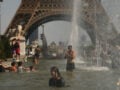 Καύσωνας στη Γαλλία: 55 θάνατοι από πνιγμό στην αναζήτηση δροσιάς – Αναβάλλεται το Paris Pride