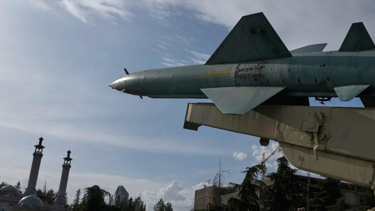 Ιράν: Ο στρατός απειλεί με σκληρή απάντηση αν το Ισραήλ συνεχίσει τις επιθέσεις στον Λίβανο 1 Ιράν: Ο στρατός απειλεί με σκληρή απάντηση αν το Ισραήλ συνεχίσει τις επιθέσεις στον Λίβανο