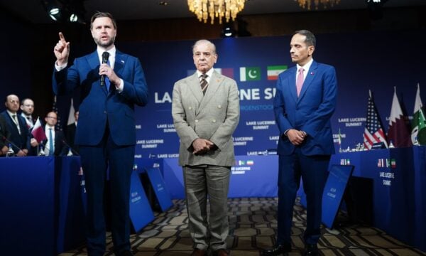 Συνομιλίες ΗΠΑ-Ιράν «στον αέρα»: Αποχώρησε η αντιπροσωπεία της Τεχεράνης έπειτα από τις απειλές Τραμπ