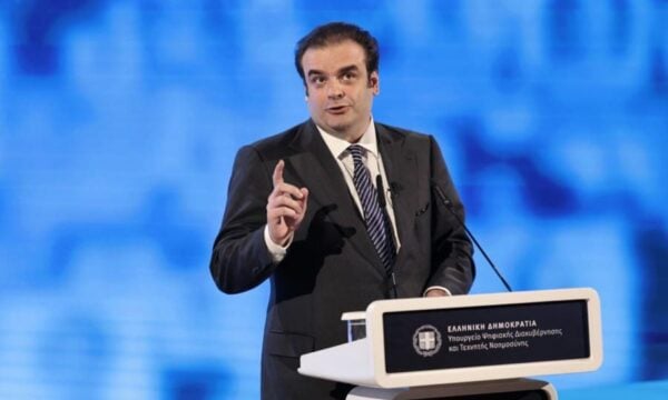 Κυριάκος Πιερρακάκης: Νομοθετική ρύθμιση για την προστασία μέτρων στήριξης για μαθητές με προβλήματα ακοής