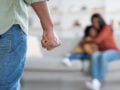 Αιγιαλεία: Καταγγελία για ενδοοικογενειακή βία σε βάρος πρώην στρατιωτικού – «Έβλεπα σημάδια στο σώμα του ΑμεΑ γιου μου»