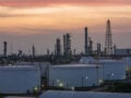 Βουτιά στο πετρέλαιο μετά τα θετικά μηνύματα από τις συνομιλίες ΗΠΑ – Ιράν