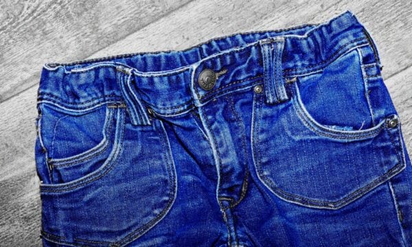 Μικροσκοπική τσέπη στα τζιν: ο λόγος που οι περισσότεροι δεν γνωρίζουν