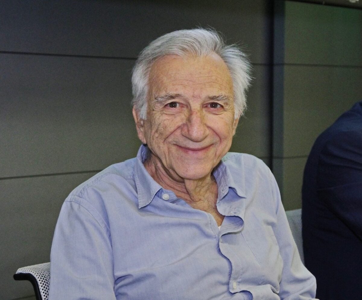 Κωνσταντίνος Κουβαράς: Πέθανε ο συνιδρυτής της ΑΒΑΞ
