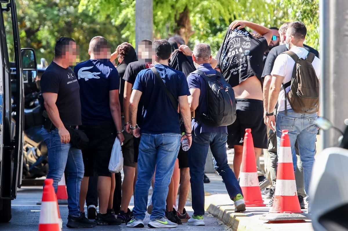 Καλλιθέα: Ο 17χρονος που μαχαίρωσε τον 15χρονο είπε «Είδα στο TikTok ότι υπάρχει βαριά τραυματίας και κατάλαβα ότι το έκανα εγώ»