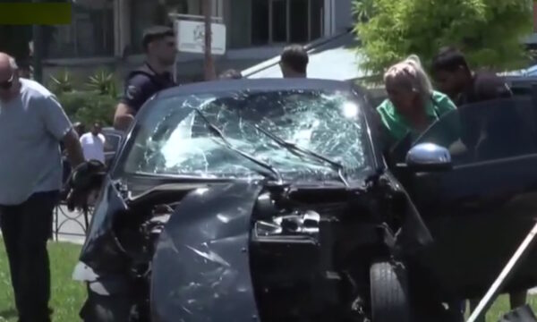 Τροχαίο ατύχημα στην Καλλιθέα: Στο νοσοκομείο σε κρίσιμη κατάσταση 60χρονος διανομέας