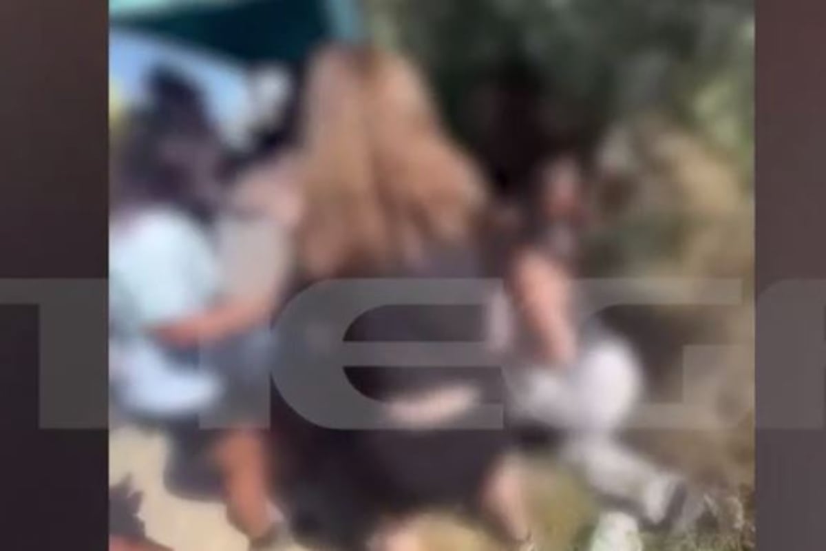 Εύβοια: Μαθήτριες πιάνονται στα χέρια έξω από σχολείο – «Θα μπορούσα να έχω πάρει το παιδί μου σε κάσα»