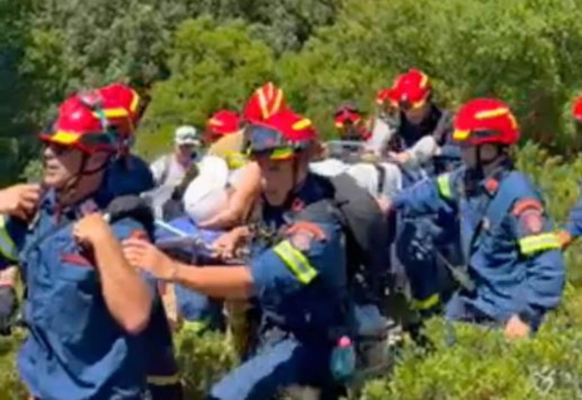 Κεφαλονιά: Εκτεταμένη επιχείρηση διάσωσης για τραυματισμένη τουρίστρια σε απομονωμένη παραλία
