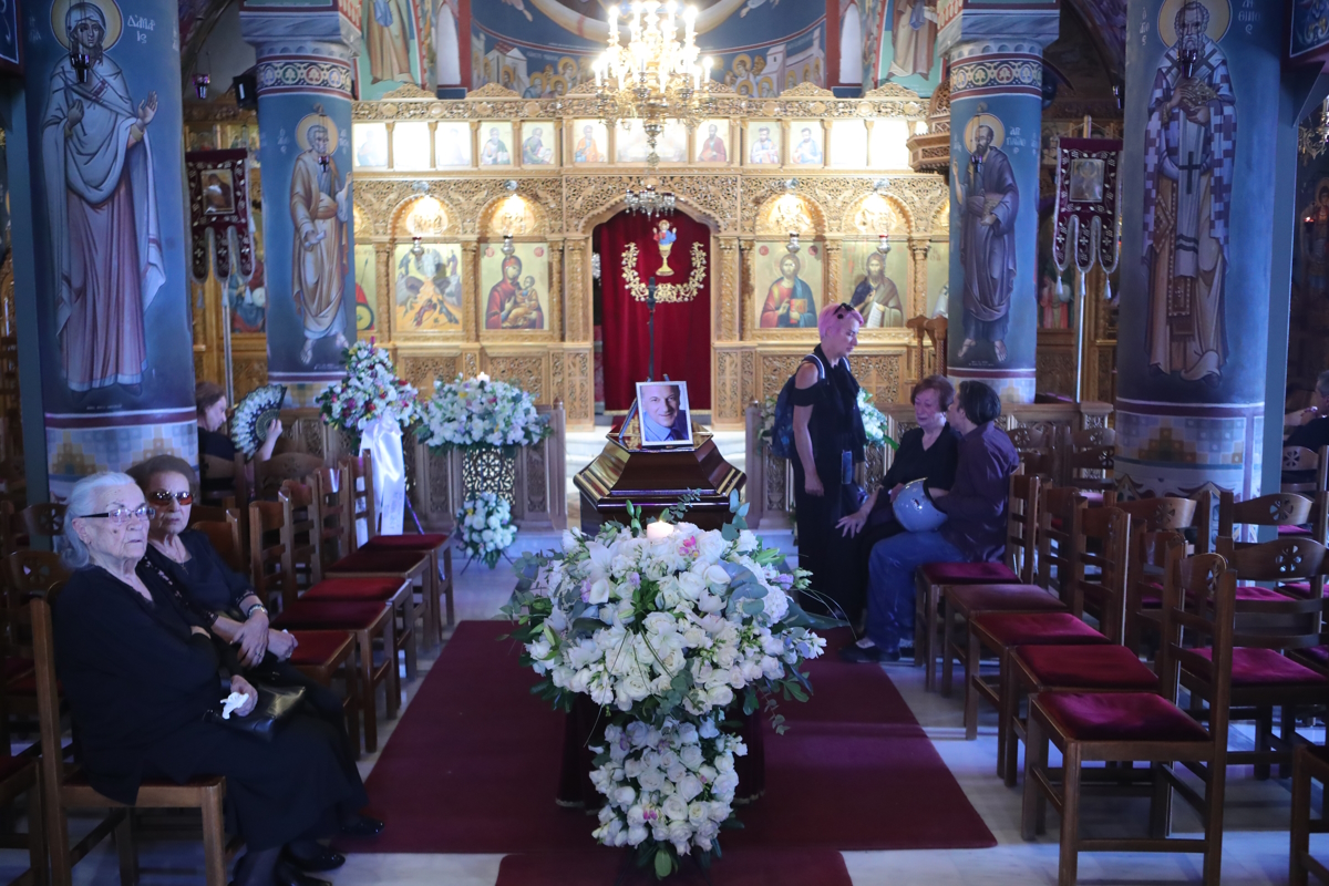 Αποχαιρετισμός Νάσου Αθανασίου: Το ύστατο «αντίο» στον διάσημο δημοσιογράφο