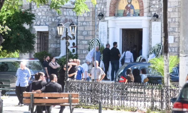 Αίγιο: Θρήνος στον Λόγγο Αιγιάλειας για τη μητέρα και τον γιο που βρέθηκαν δολοφονημένοι στο σπίτι τους