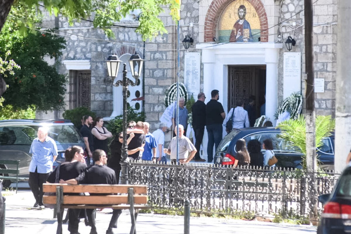 Αίγιο: Θρήνος στον Λόγγο Αιγιάλειας για τη μητέρα και τον γιο που βρέθηκαν δολοφονημένοι στο σπίτι τους