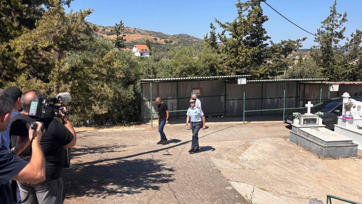 Σταυρούλα Λεβεντάκη: Κηδεία στο Βαρύπετρο Χανίων – Δικαιοσύνη ζητούν οι συγγενείς 16 Σταυρούλα Λεβεντάκη: Κηδεία στο Βαρύπετρο Χανίων – Δικαιοσύνη ζητούν οι συγγενείς