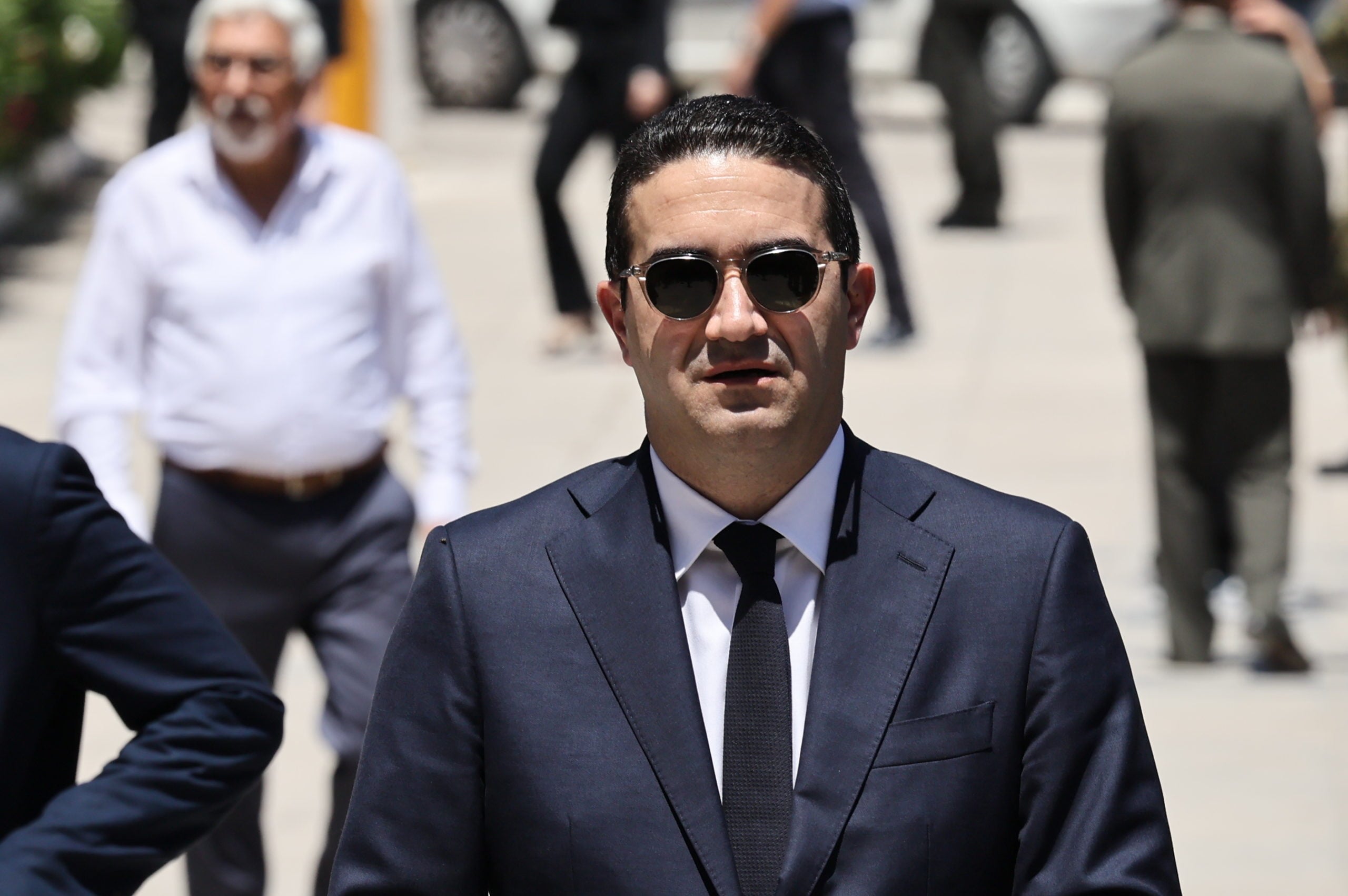 Νίκος Ταγαράς: Με συγκίνηση το ύστατο «αντίο» – Ο Μητσοτάκης στην κηδεία στην Κόρινθο – ΦΩΤΟ