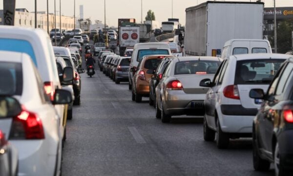 Καραμπόλα 5 οχημάτων στον Κηφισό: Μεγάλες καθυστερήσεις στην άνοδο στο ύψος της Λιοσίων