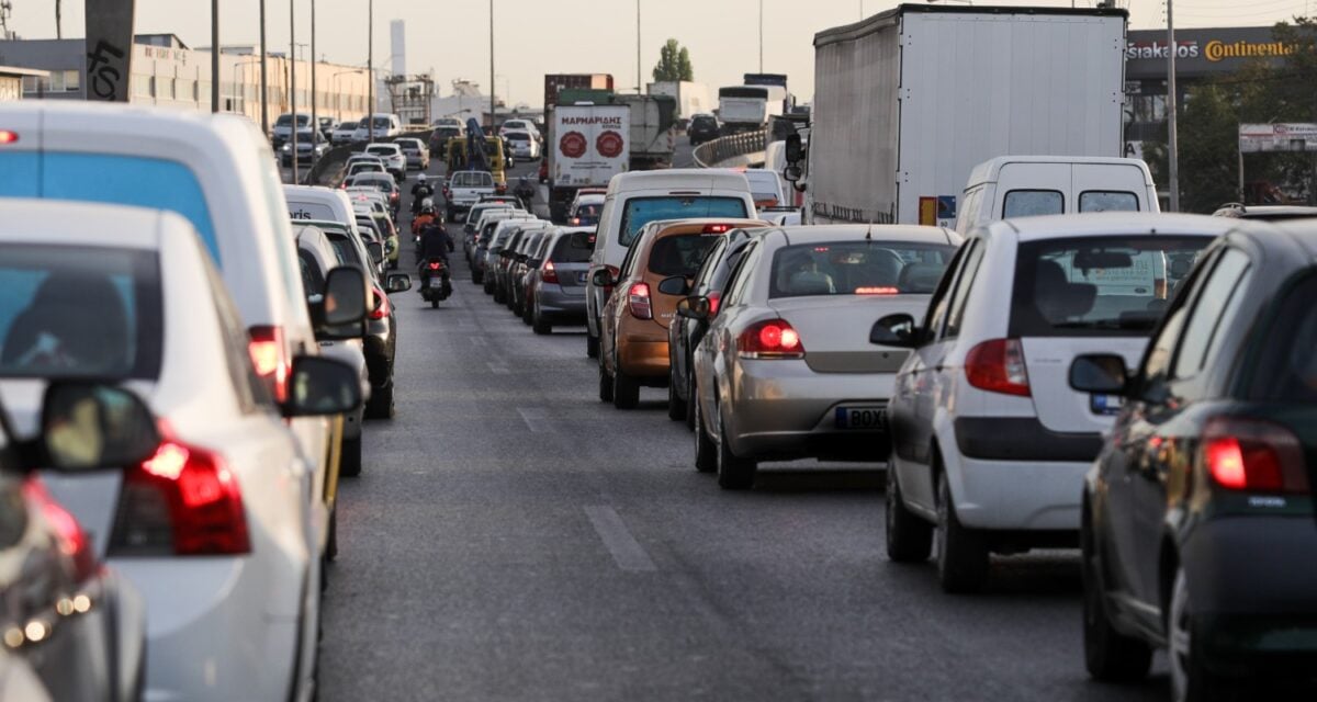 Καραμπόλα 5 οχημάτων στον Κηφισό: Μεγάλες καθυστερήσεις στην άνοδο στο ύψος της Λιοσίων