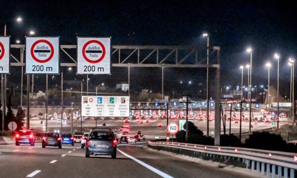 Κίνηση στους δρόμους: Καθυστερήσεις στην Αθηνών – Κορίνθου, χαμηλές ταχύτητες σε Κινέτα και Μέγαρα