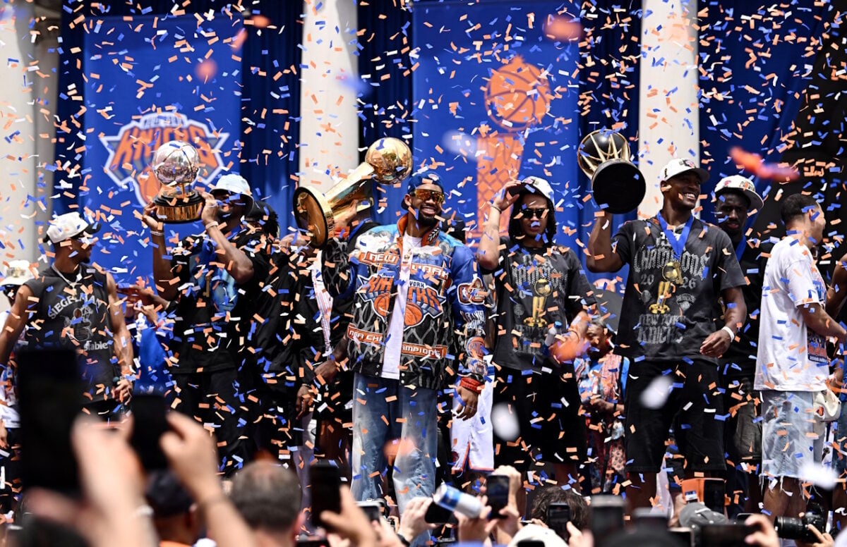 Νικς στη Νέα Υόρκη για το πρωτάθλημα του NBA με δήμαρχο Μαμντάνι, Μπεν Στίλερ και Αλίσια Κιζ