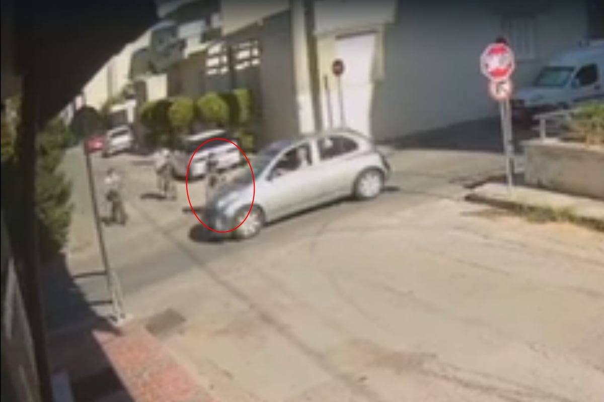 Κορωπί: Αυτοκίνητο χτύπησε παιδί με ποδήλατο που κινούταν ανάποδα στον δρόμο – Με μικροτραυματισμούς