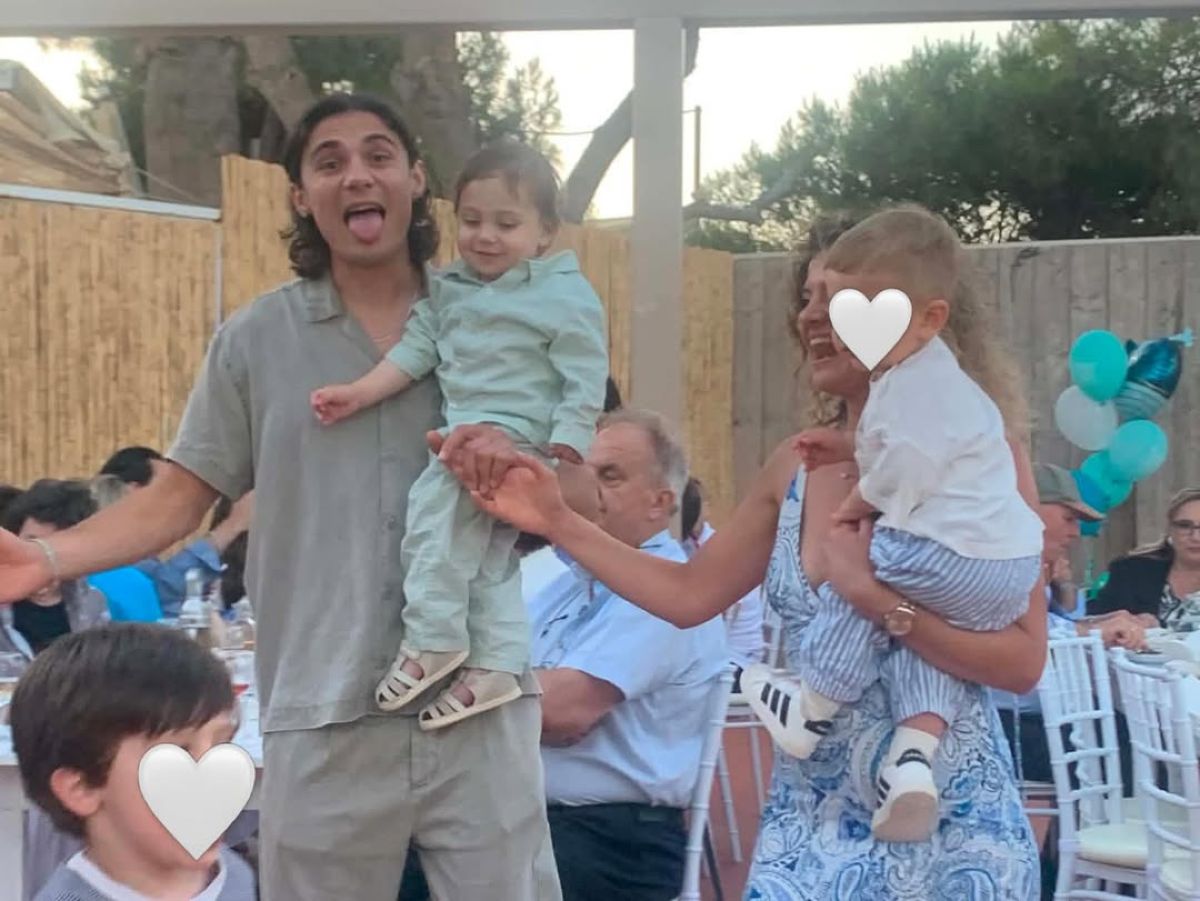 Κώστας Νικούλι – Κατερίνα Μαούτσου: Βάπτισαν τον γιο τους με φόντο τη θάλασσα, φωτογραφίες από την τελετή 25 Κώστας Νικούλι, Κατερίνα Μαούτσου