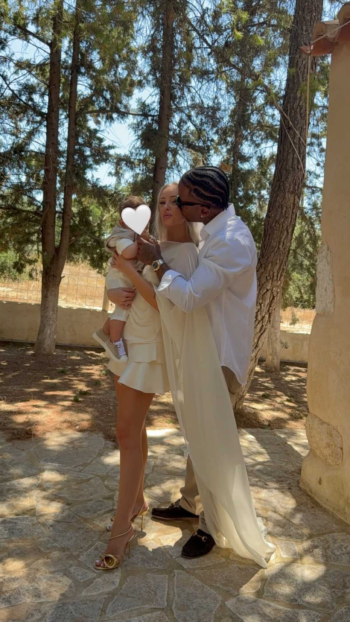 Άννα Θεοδωρίδη και Light βάπτισαν τον 8 μηνών γιο τους: Βίντεο και φωτογραφίες από την τελετή 13 Άννα Θεοδωρίδη, Light