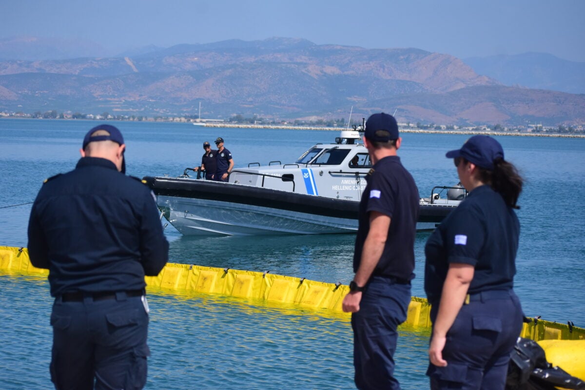 Θεσσαλονίκη: Εντοπίστηκε πυρομαχικό υλικό, πιθανόν του Β’ ΠΠ, σε παραλία της Πιερίας