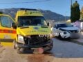 Λουτράκι: Σφοδρή σύγκρουση αυτοκινήτου με ασθενοφόρο – Τραυματίστηκαν οι δύο διασώστες