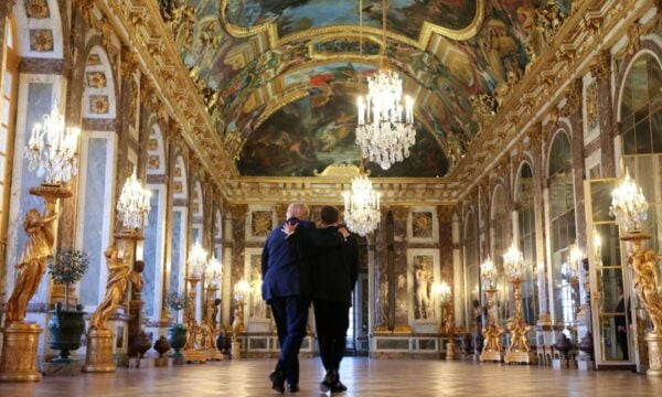 Politico: Ο Μακρόν «τύλιξε» τον Τραμπ στη Σύνοδο της G7 – Το παρασκήνιο της διπλωματικής νίκης