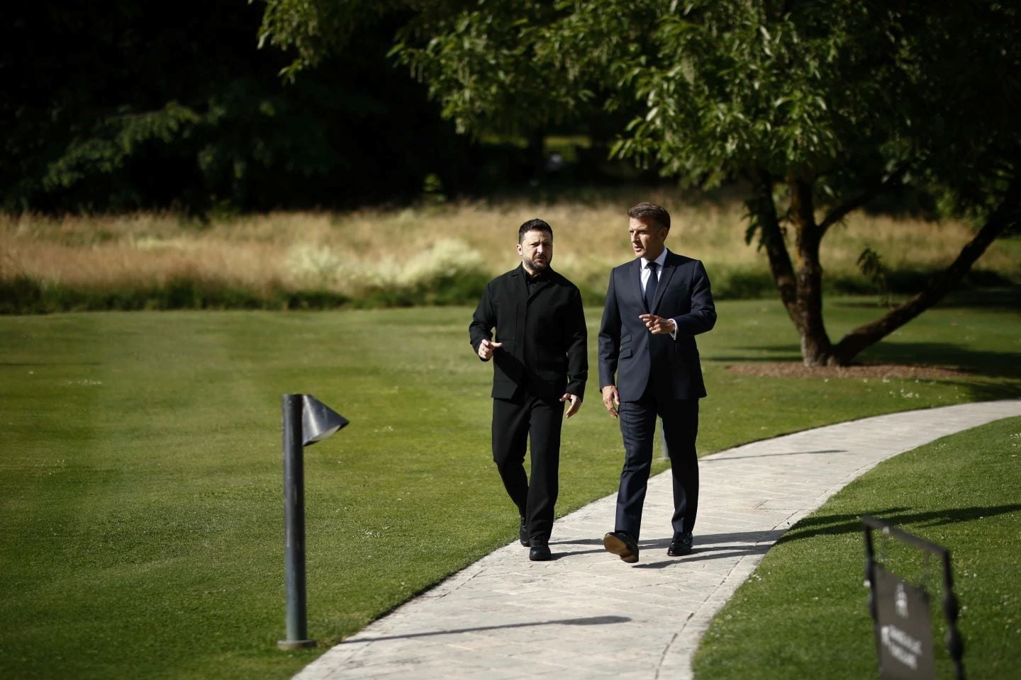 Politico: Ο Μακρόν «τύλιξε» τον Τραμπ στη Σύνοδο της G7 – Το παρασκήνιο της διπλωματικής νίκης 15 Μακρόν Ζελένσκι