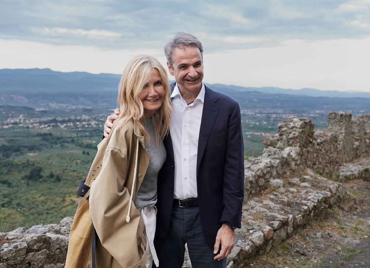 Κυριάκος Μητσοτάκης: Ευχές για τα γενέθλια της συζύγου του – «Να μας δίνεις δύναμη με το χαμόγελό σου»