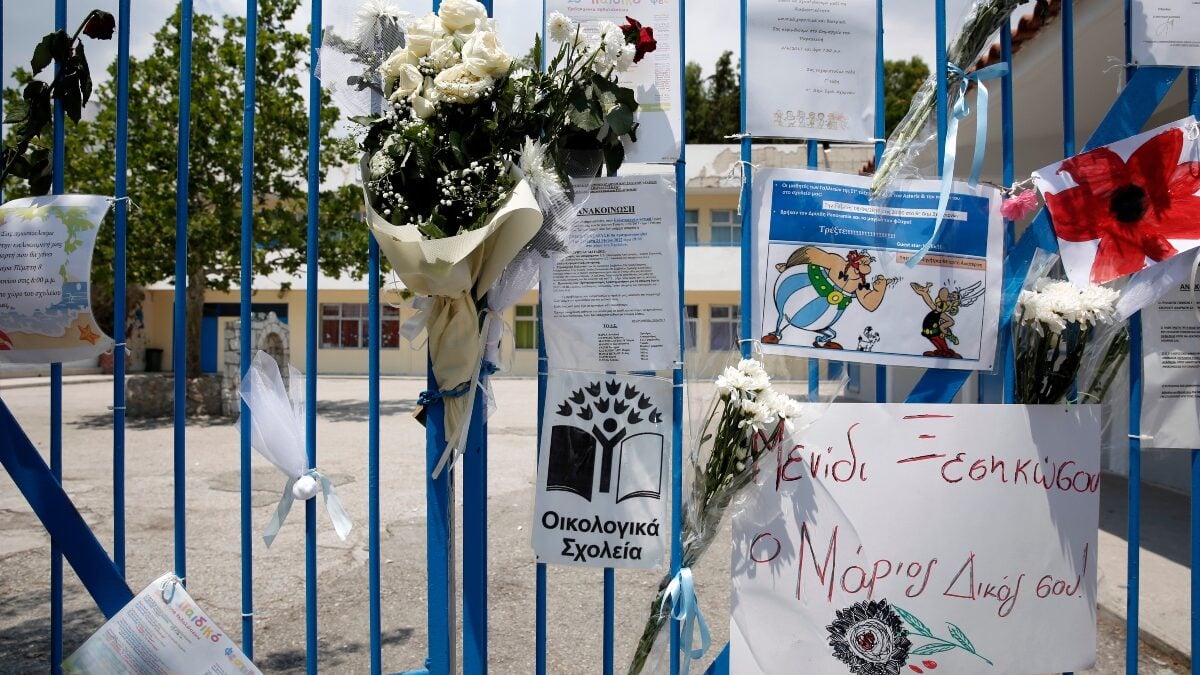 Θάνατος Μάριου Σουλούκου στο Μενίδι: Σκηνές έντασης έξω από το δικαστήριο – «Καλά κάναμε και τον σκοτώσαμε» 1 Θάνατος Μάριου Σουλούκου στο Μενίδι: Σκηνές έντασης έξω από το δικαστήριο – «Καλά κάναμε και τον σκοτώσαμε»