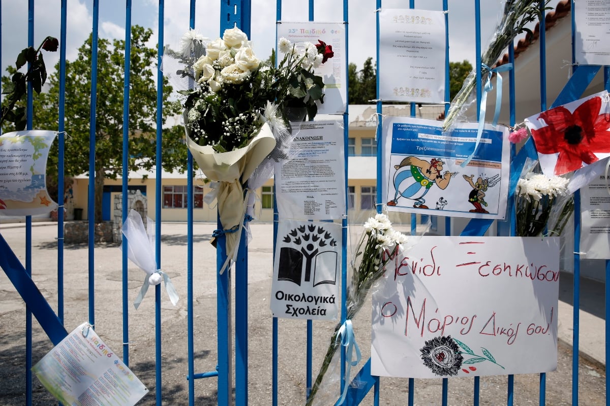 Θάνατος Μάριου Σουλούκου στο Μενίδι: Σκηνές έντασης έξω από το δικαστήριο – «Καλά κάναμε και τον σκοτώσαμε»