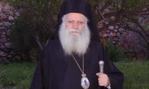 Ο Μητροπολίτης Κυθήρων δωρίζει σχεδόν όλη την αύξηση του μισθού του για στέγαση γιατρών και εκπαιδευτικών
