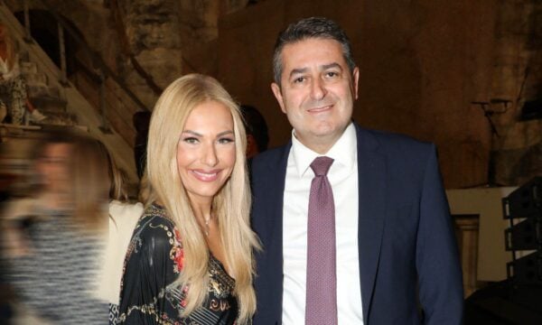 Γιώργος Μυλωνάκης: Η πρώτη επίσημη εμφάνιση μετά την περιπέτεια υγείας του στον Ευαγγελισμό για να ευχαριστήσει τους γιατρούς (Φωτογραφία)